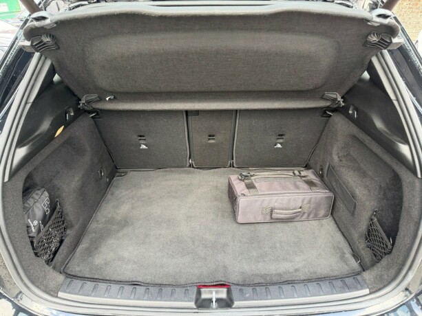 mercedes-benz-gla-elektrisitetbensin-2022-big-21