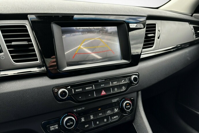 kia-niro-elektrisitetbensin-2016-big-18