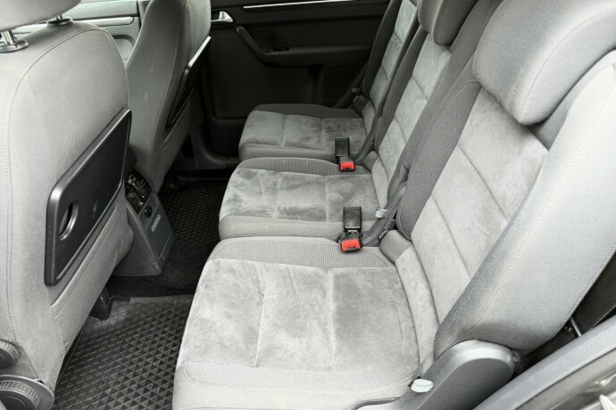 volkswagen-touran-diesel-2011-big-11