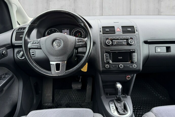 volkswagen-touran-diesel-2011-big-7