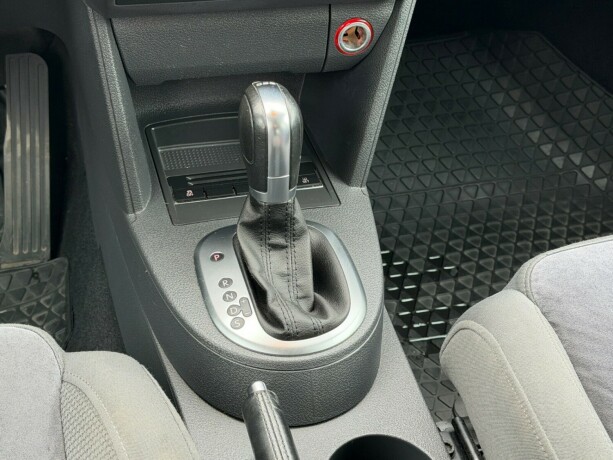 volkswagen-touran-diesel-2011-big-8