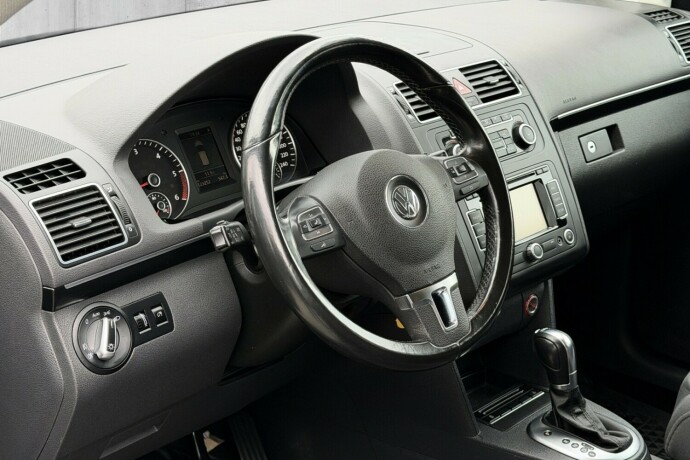 volkswagen-touran-diesel-2011-big-6