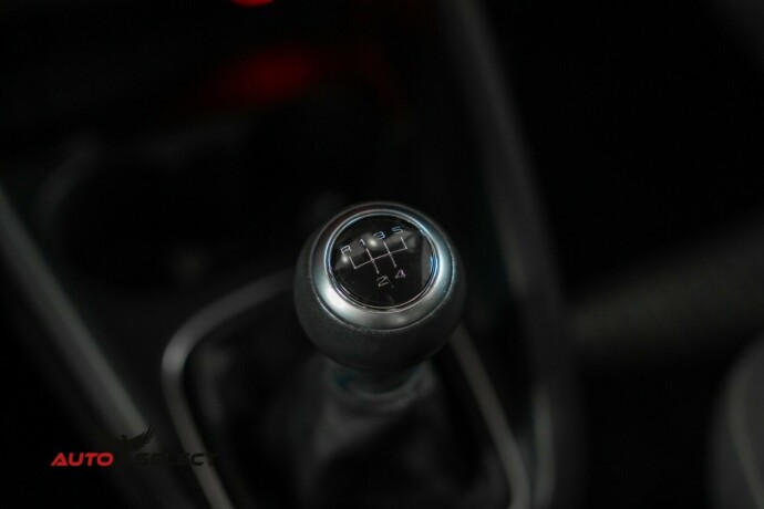 audi-a1-bensin-2011-big-31