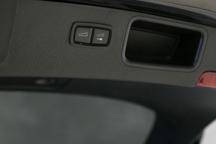 porsche-macan-diesel-2017-big-41