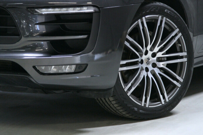 porsche-macan-diesel-2017-big-35