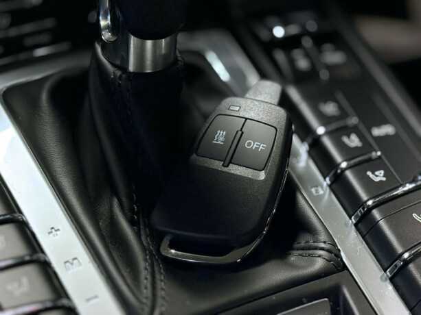 porsche-macan-diesel-2017-big-16