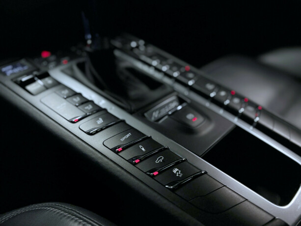 porsche-macan-diesel-2017-big-17