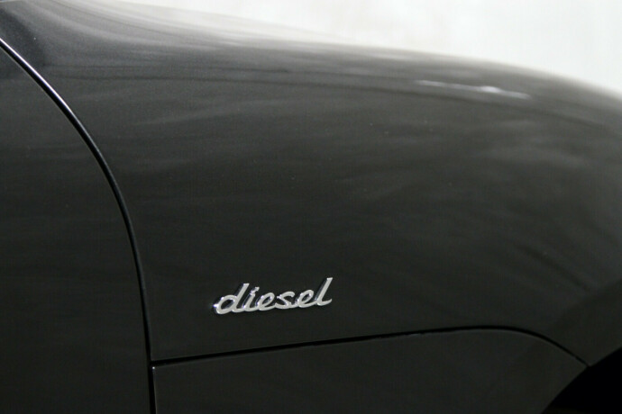 porsche-macan-diesel-2017-big-44