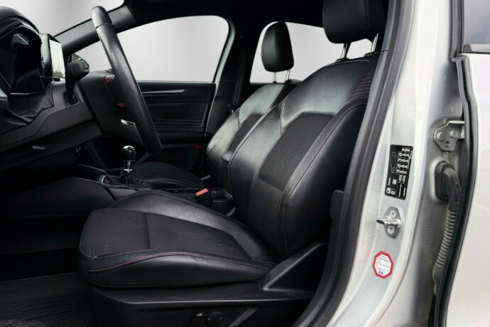 ford-focus-bensin-2019-big-12