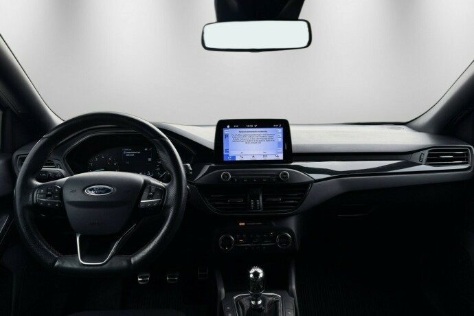 ford-focus-bensin-2019-big-14