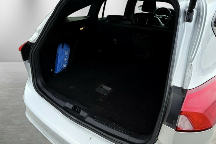 ford-focus-bensin-2019-big-10