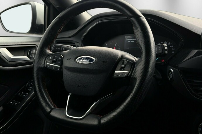 ford-focus-bensin-2019-big-20