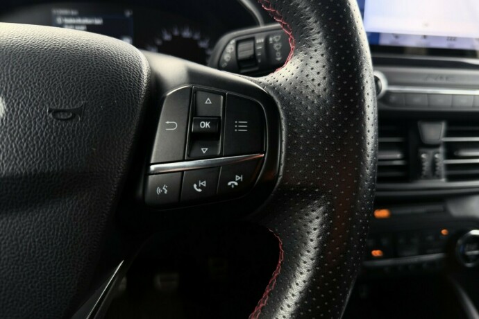 ford-focus-bensin-2019-big-22