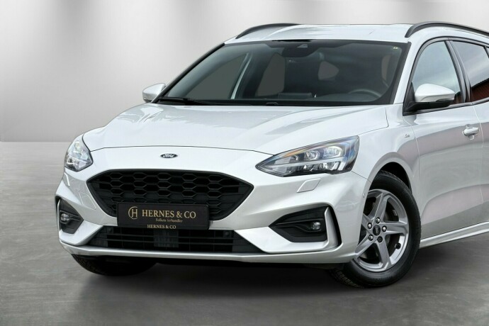 ford-focus-bensin-2019-big-1