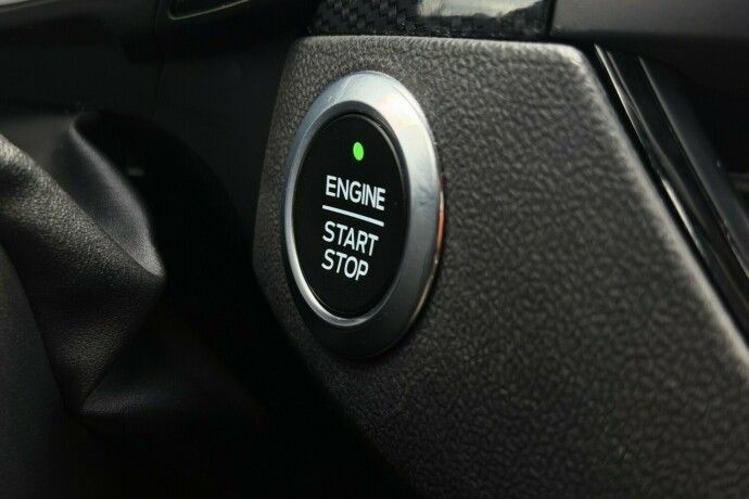 ford-focus-bensin-2019-big-24