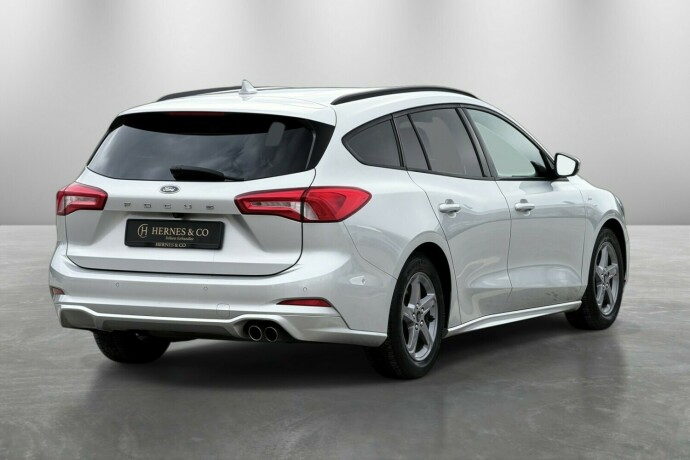 ford-focus-bensin-2019-big-4