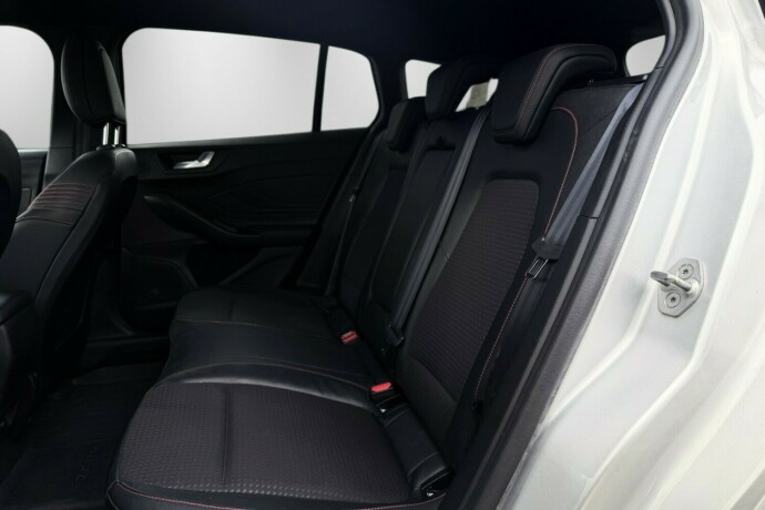 ford-focus-bensin-2019-big-31