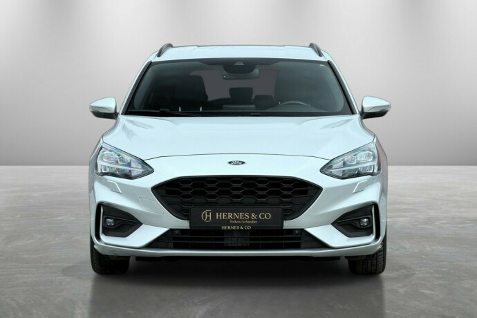ford-focus-bensin-2019-big-2