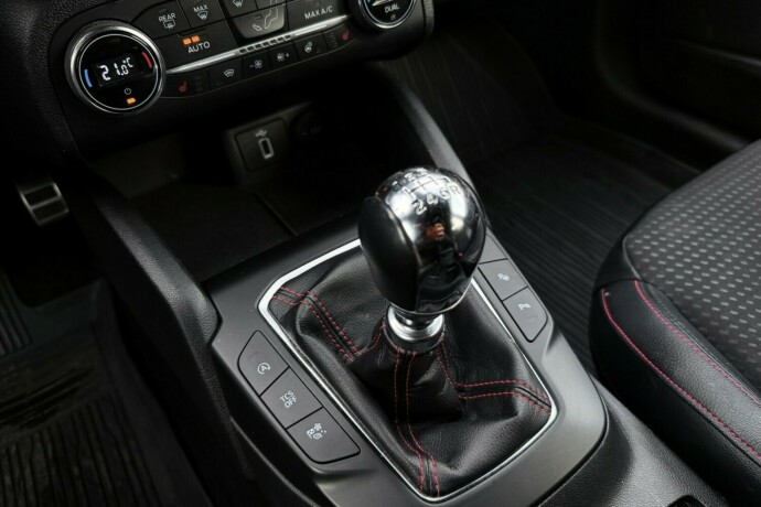 ford-focus-bensin-2019-big-26