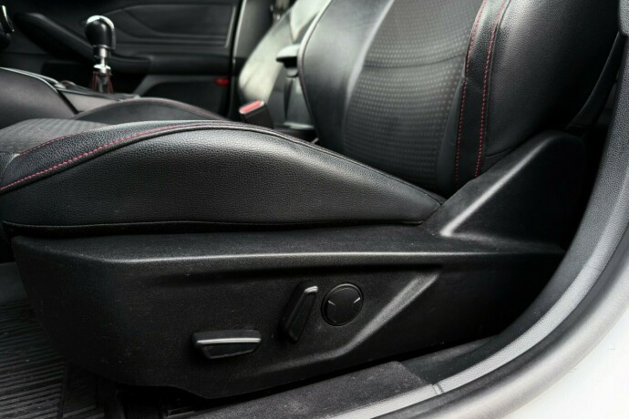 ford-focus-bensin-2019-big-13