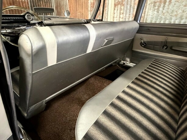 plymouth-andre-bensin-1961-big-36