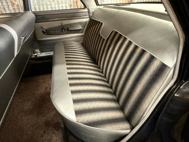 plymouth-andre-bensin-1961-big-35