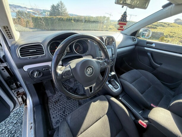volkswagen-golf-diesel-2010-big-15