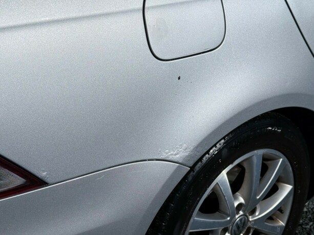 volkswagen-golf-diesel-2010-big-7