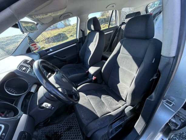 volkswagen-golf-diesel-2010-big-14