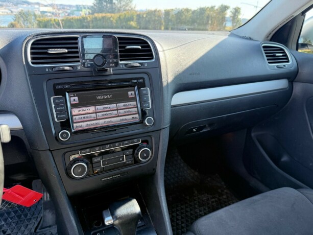 volkswagen-golf-diesel-2010-big-17