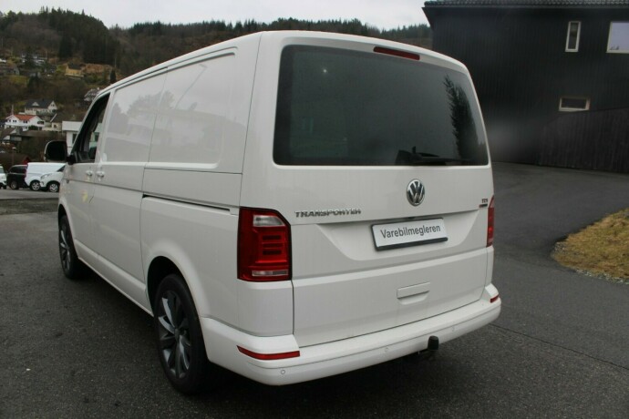 volkswagen-transporter-diesel-2017-big-4