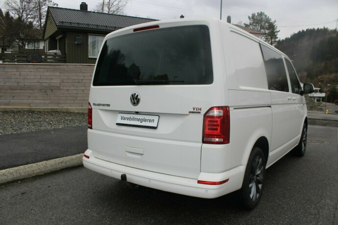 volkswagen-transporter-diesel-2017-big-5