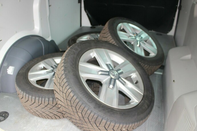 volkswagen-transporter-diesel-2017-big-7