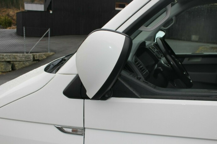 volkswagen-transporter-diesel-2017-big-12