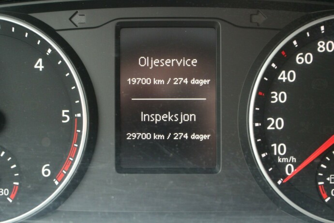 volkswagen-transporter-diesel-2017-big-27