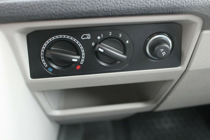 volkswagen-transporter-diesel-2017-big-23