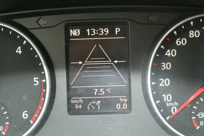 volkswagen-transporter-diesel-2017-big-15