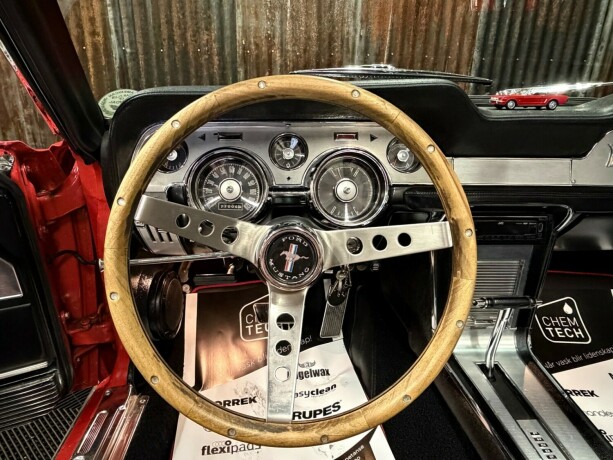 ford-mustang-bensin-1967-big-23