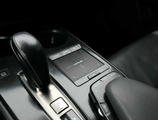 lexus-ux-elektrisitet-2021-big-13