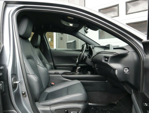 lexus-ux-elektrisitet-2021-big-9