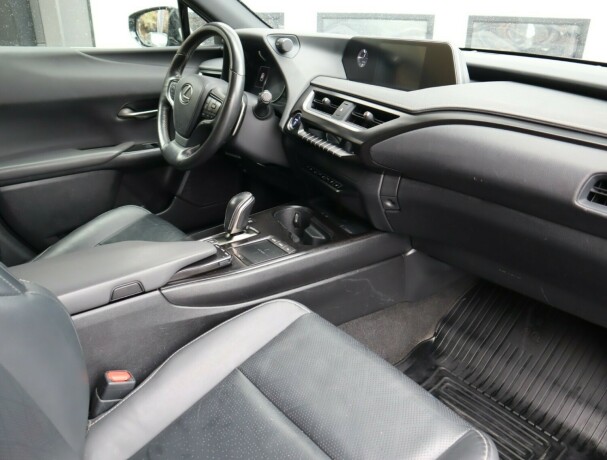 lexus-ux-elektrisitet-2021-big-10