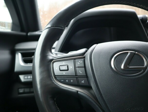 lexus-ux-elektrisitet-2021-big-16