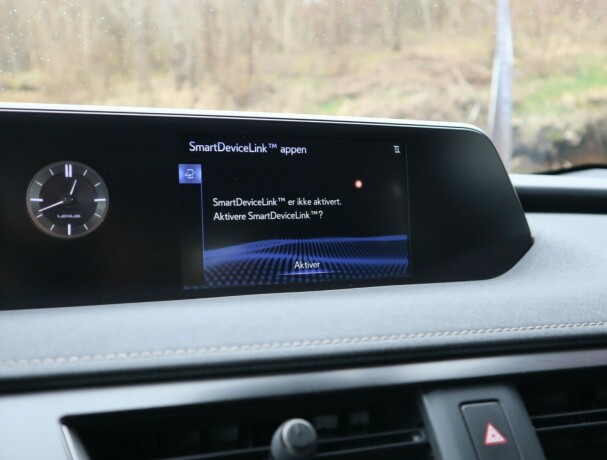 lexus-ux-elektrisitet-2021-big-26