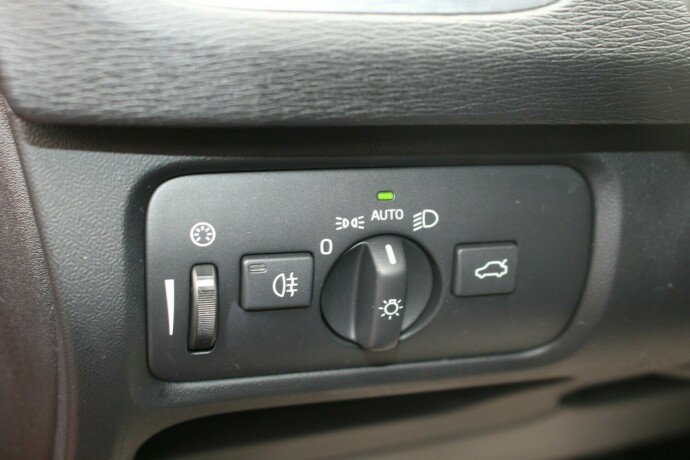 volvo-v40-bensin-2017-big-7