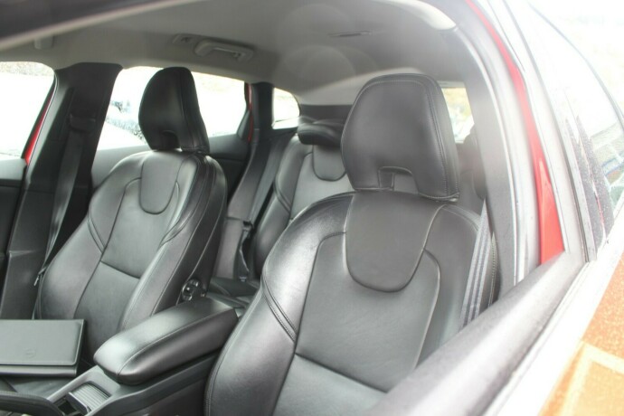 volvo-v40-bensin-2017-big-5