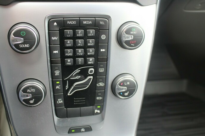 volvo-v40-bensin-2017-big-13