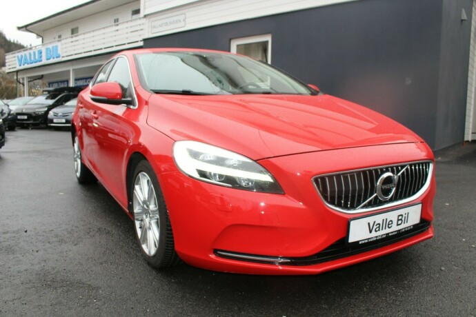 volvo-v40-bensin-2017-big-0