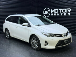 Toyota | Auris | Elektrisitet+bensin | 2014