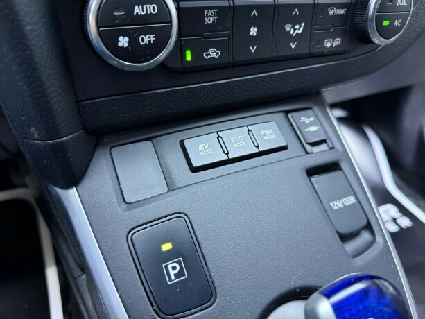 toyota-auris-elektrisitetbensin-2014-big-25