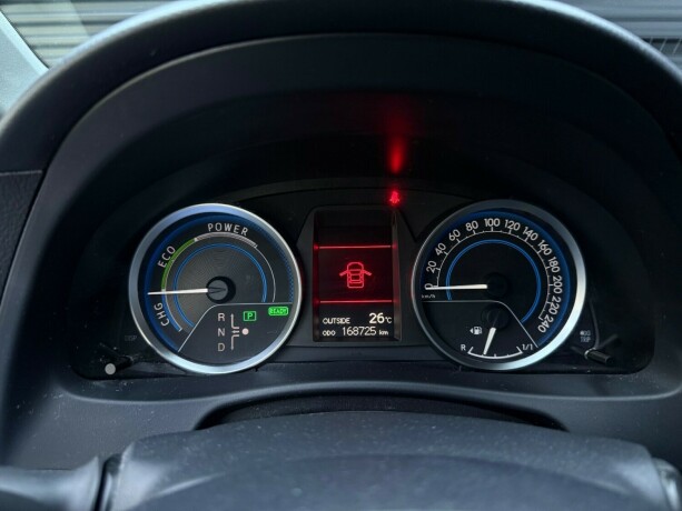 toyota-auris-elektrisitetbensin-2014-big-16